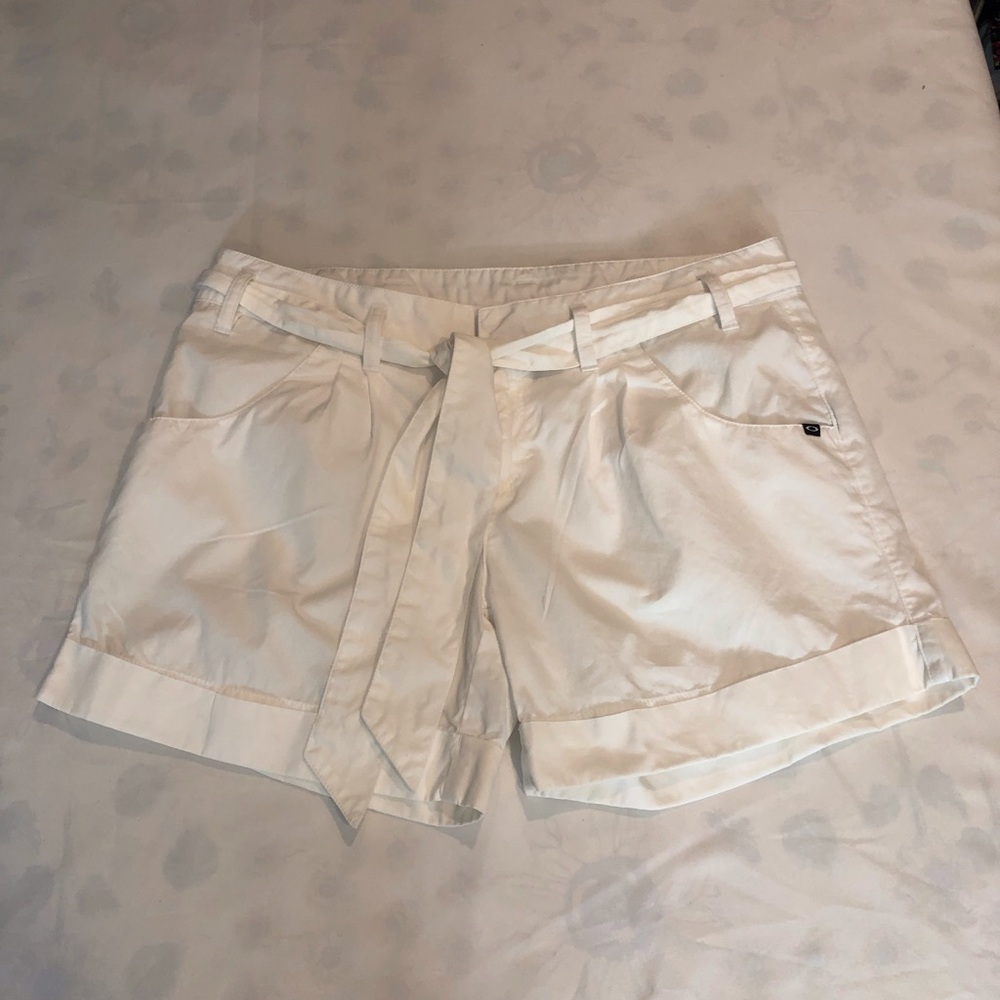 Oakley White Cuffed Shorts - Picture 4 of 16